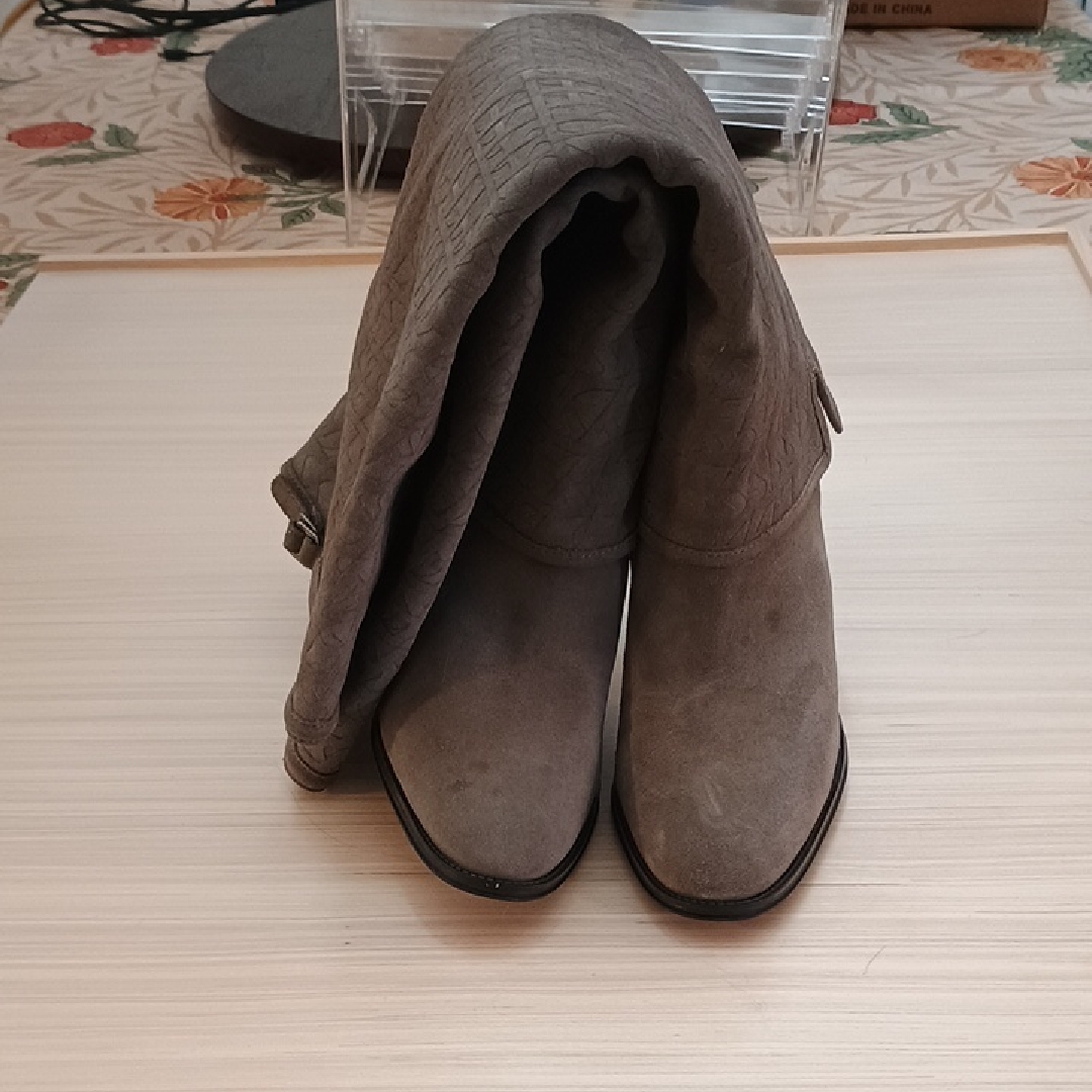 Women's Gray Heeled Boots